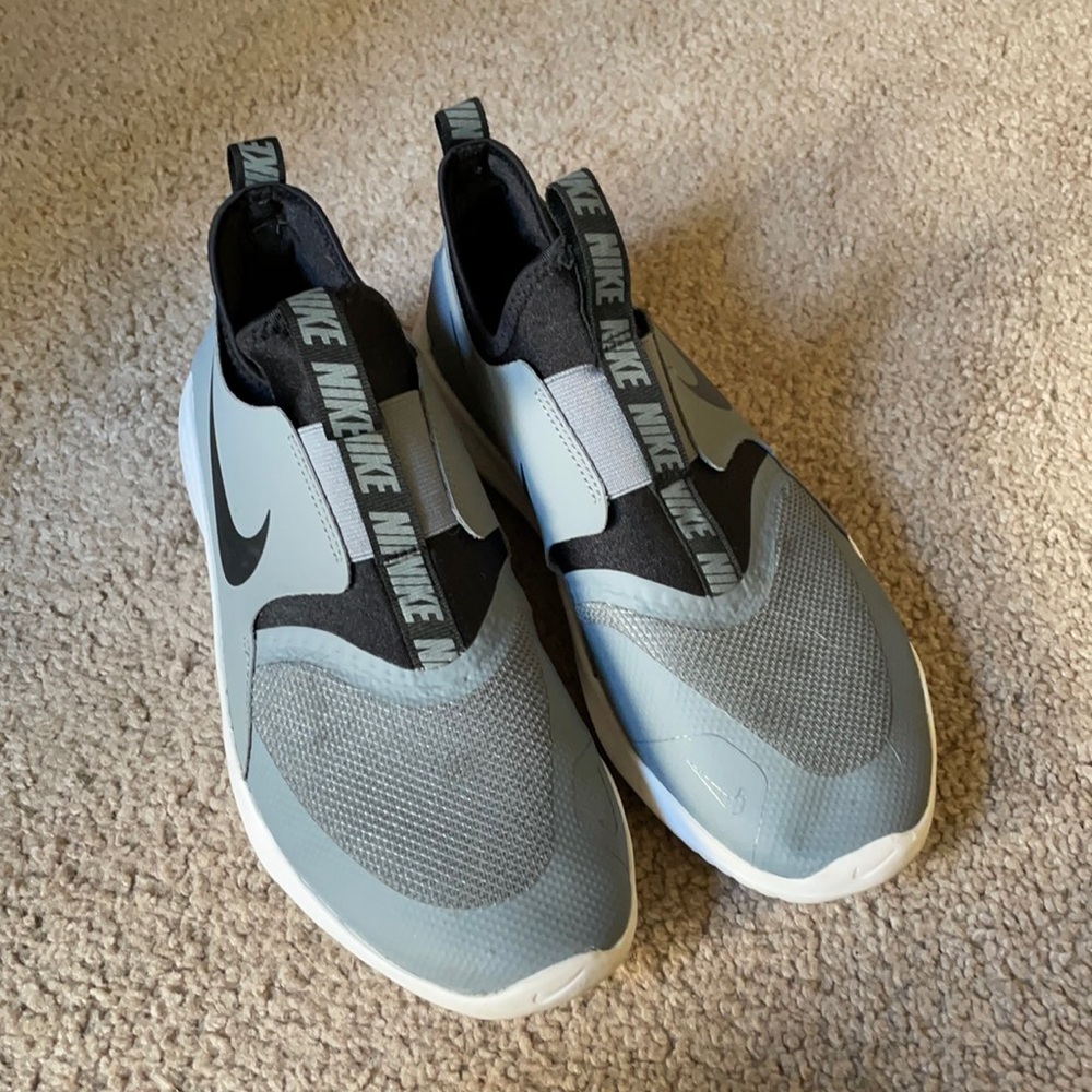 Nike Flex Runner Youth Size 6